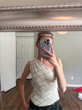 Abercrombie & Fitch One Shoulder Top